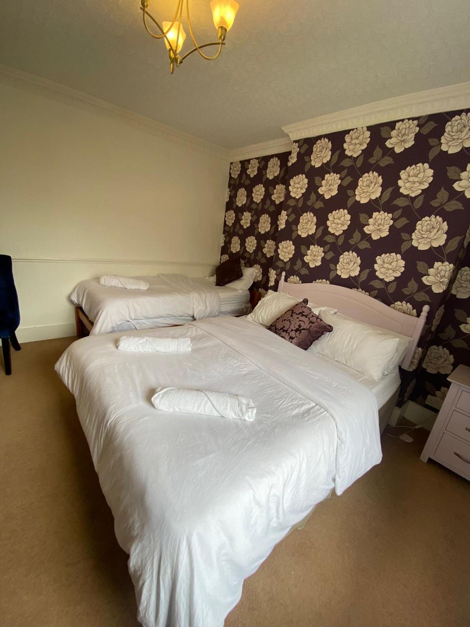 The Penruddocke Arms Bed & Breakfast Dinton  Eksteriør bilde