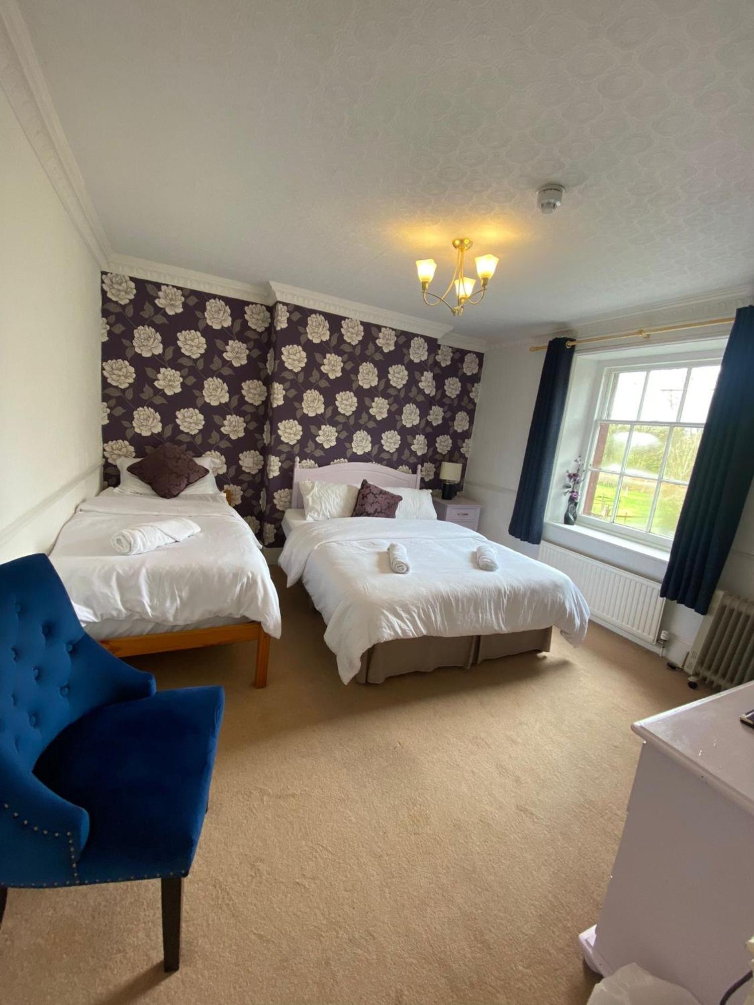 The Penruddocke Arms Bed & Breakfast Dinton  Eksteriør bilde