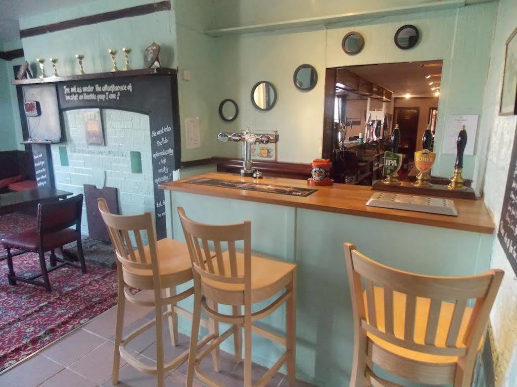 The Penruddocke Arms Bed & Breakfast Dinton  Eksteriør bilde
